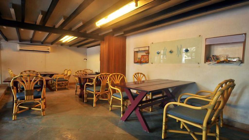 Hotel Little Italy Calangute Esterno foto
