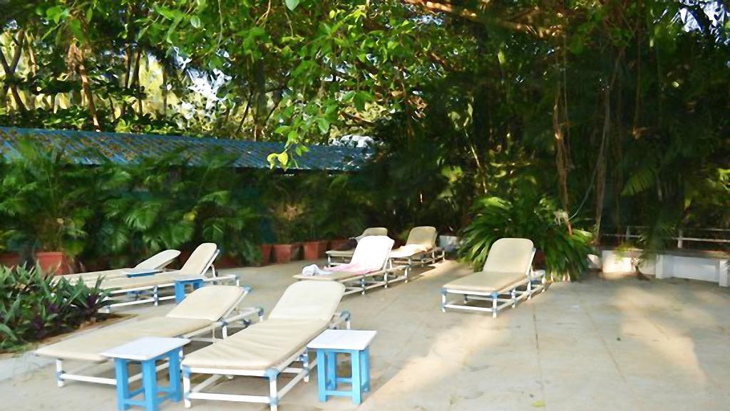 Hotel Little Italy Calangute Esterno foto