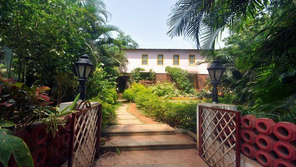 Hotel Little Italy Calangute Esterno foto