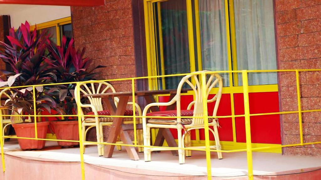 Hotel Little Italy Calangute Esterno foto