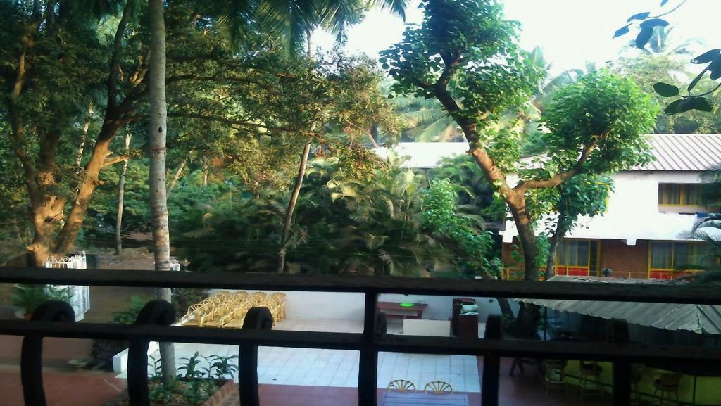 Hotel Little Italy Calangute Esterno foto