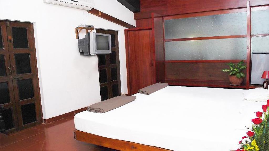 Hotel Little Italy Calangute Esterno foto
