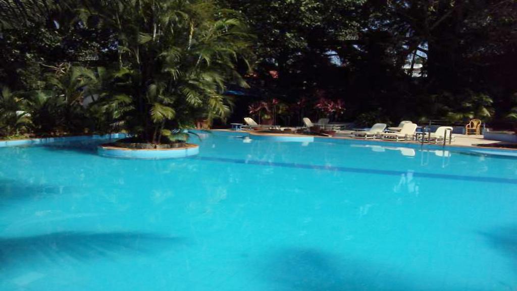 Hotel Little Italy Calangute Esterno foto